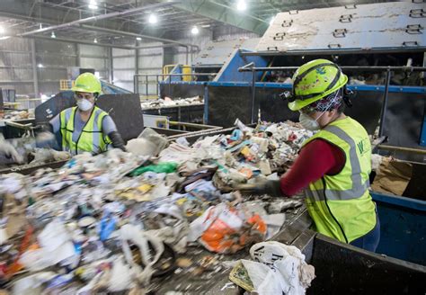 are there any trash pickup in china